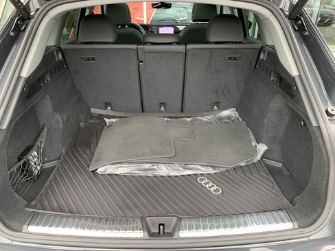 Certified 2025 Audi Q5 Premium w/ Convenience Package AWD/4WD image 18
