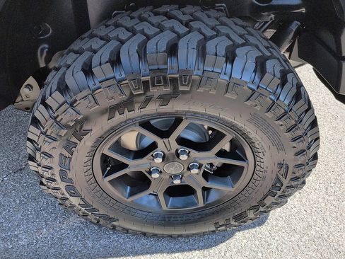 Used 2025 Jeep Wrangler Unlimited Sport AWD/4WD image 10