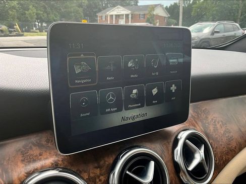 Used 2018 Mercedes-Benz GLA 250 4MATIC image 15