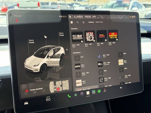 Used 2024 Tesla Model Y Long Range AWD/4WD image 30