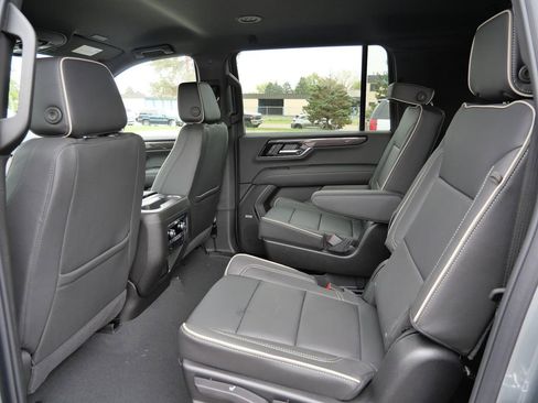 New 2026 GMC Yukon XL Elevation AWD/4WD image 5