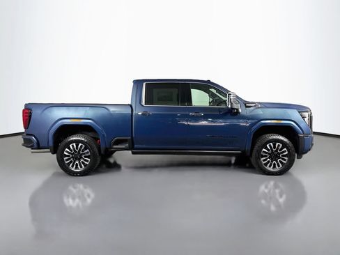 New 2026 GMC Sierra 3500 Denali Ultimate w/ LPO, Black Badging Package AWD/4WD image 8