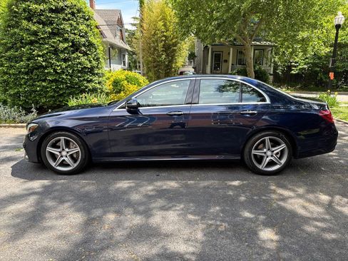 Used 2017 Mercedes-Benz E 300 4MATIC image 7