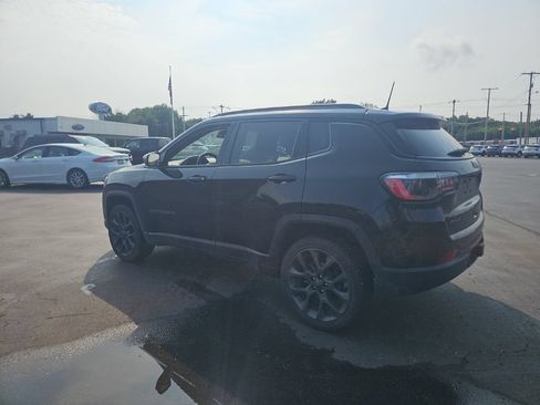 Used 2021 Jeep Compass Latitude w/ Sun and Sound Group AWD/4WD image 9