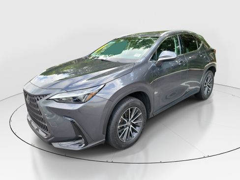 Used 2024 Lexus NX 250 FWD w/ Towing Package (2000 Lbs) image 3