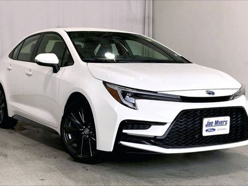 Used 2024 Toyota Corolla SE FWD image 1