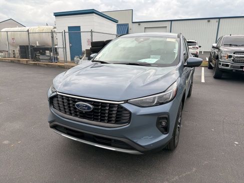 Used 2025 Ford Escape SE w/ PHEV Premium Package image 29