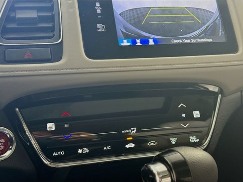 Used 2018 Honda HR-V EX image 12