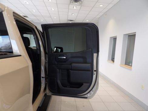 Used 2023 Chevrolet Silverado 1500 Custom Trail Boss w/ LPO, Dark Essentials Package image 17