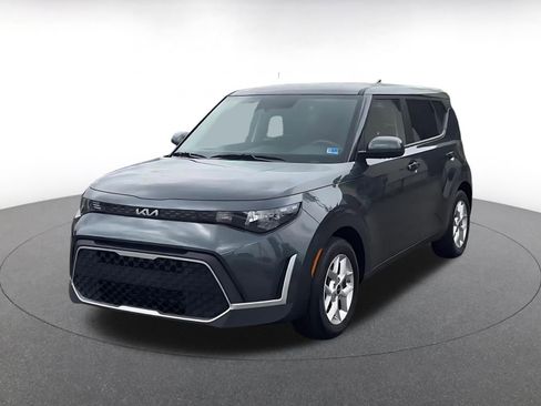 Used 2025 Kia Soul LX w/ LX Technology Package FWD image 7