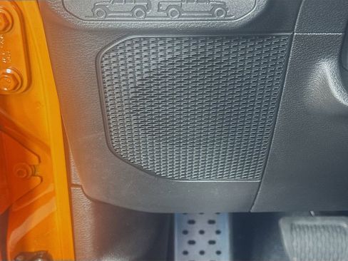 Used 2025 Jeep Wrangler Unlimited Sahara AWD/4WD image 19