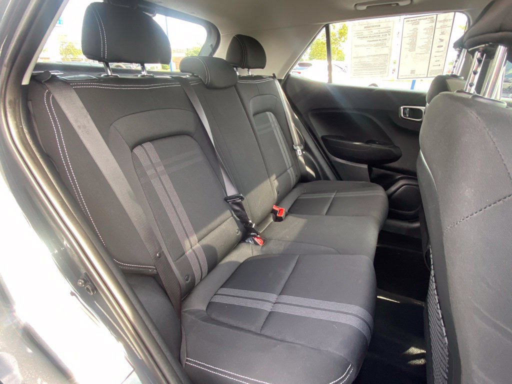Used 2025 Hyundai Venue SEL FWD image 43