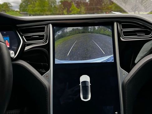 Used 2015 Tesla Model S 70D AWD/4WD image 29