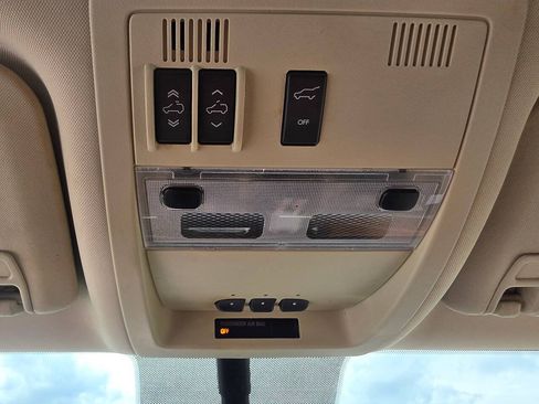 Used 2010 Cadillac Escalade ESV Platinum RWD image 47