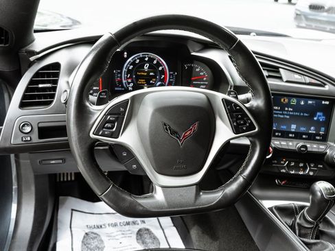 Used 2019 Chevrolet Corvette Stingray Coupe w/ Carbon Flash Badge Package RWD image 9