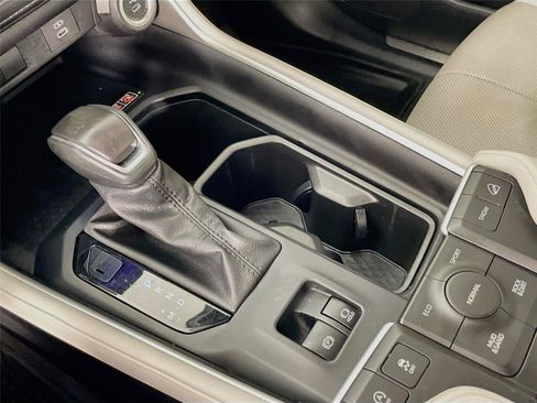 Used 2024 Toyota Grand Highlander AWD image 18