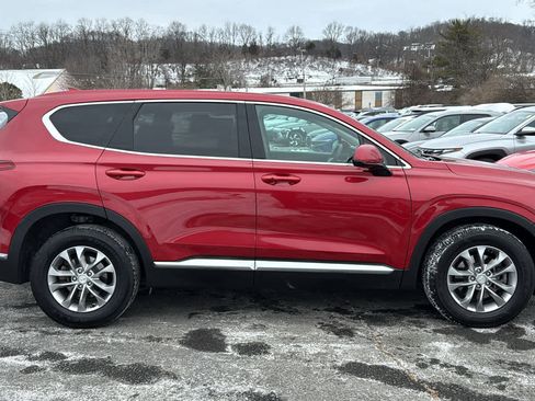 Used 2019 Hyundai Santa Fe SEL image 2