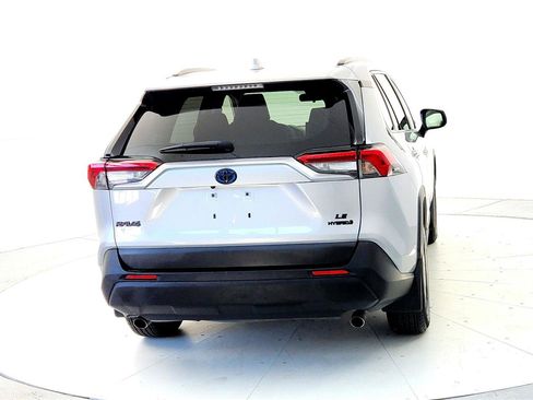 Certified 2022 Toyota RAV4 LE image 5