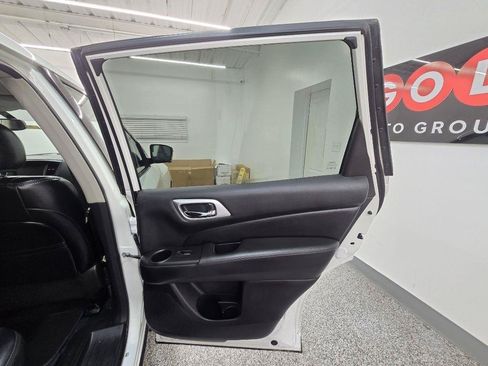 Used 2020 Nissan Pathfinder SL FWD image 30