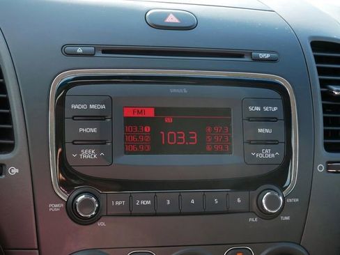 Used 2017 Kia Forte LX FWD image 18