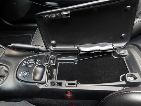 Used 2004 Chevrolet Corvette Convertible w/ Preferred Equipment Group image 44