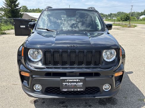 Used 2020 Jeep Renegade Altitude AWD/4WD image 12