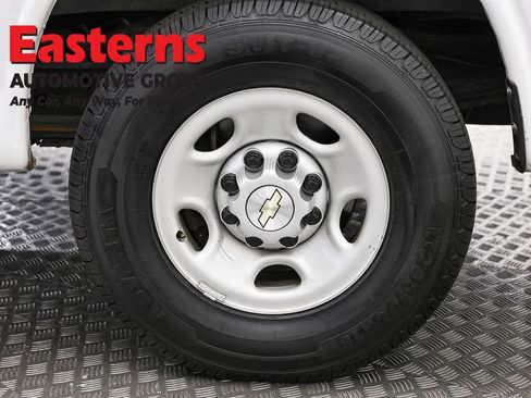Used 2021 Chevrolet Express 2500 RWD image 27