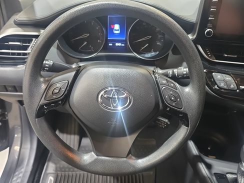 Used 2019 Toyota C-HR LE FWD image 25