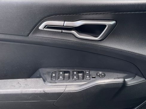 Certified 2024 Kia Sportage LX FWD image 19