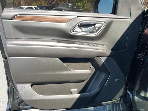 Used 2021 Chevrolet Suburban High Country w/ Premium Package image 13