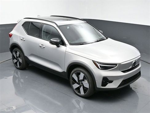 New 2024 Volvo XC40 Recharge Plus w/ Protection Package Premier image 27