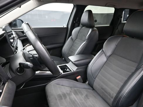 Used 2024 Mitsubishi Outlander SE image 14