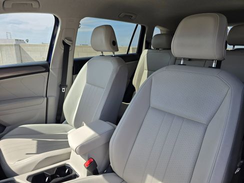 Used 2022 Volkswagen Tiguan SE image 18