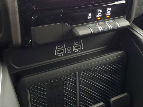 New 2026 RAM 1500 4x4 Crew Cab image 24