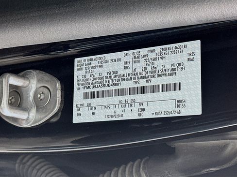 Used 2025 Ford Escape Platinum AWD/4WD image 12