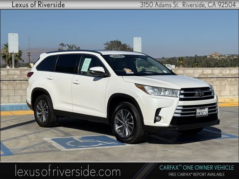 Used 2019 Toyota Highlander XLE w/ Carpet Mat Package (TMS) FWD image 1