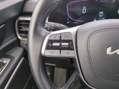 Used 2024 Kia Telluride LX FWD image 25