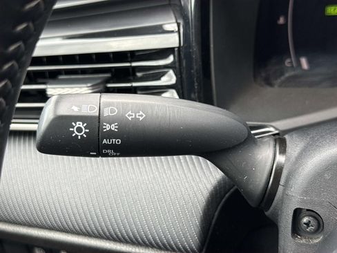 Used 2025 Toyota Camry SE image 16