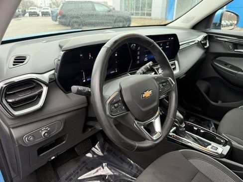 Certified 2025 Chevrolet TrailBlazer LT w/ Convenience Package image 2