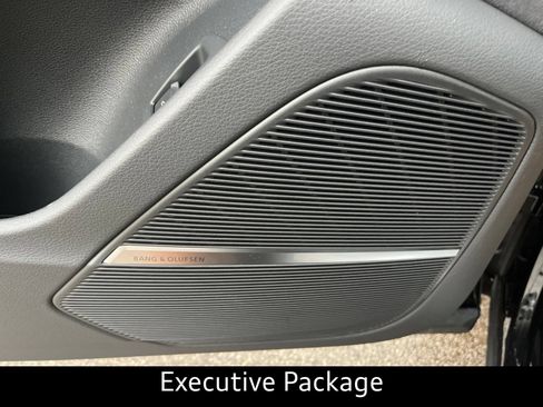 New 2026 Audi SQ8 Prestige AWD/4WD image 9