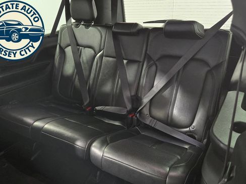 Used 2024 Jeep Wagoneer L Series II AWD/4WD image 32
