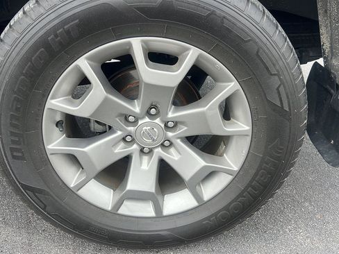 Used 2021 Nissan Frontier SV AWD/4WD image 8