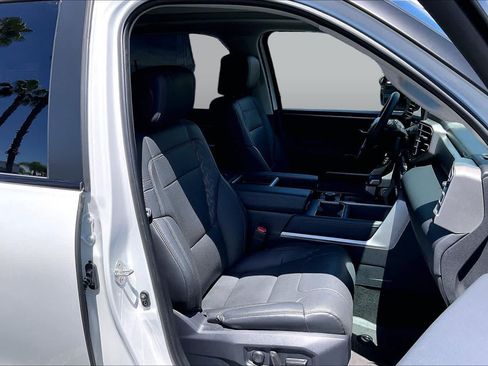 Used 2024 Toyota Tundra Limited AWD/4WD image 8