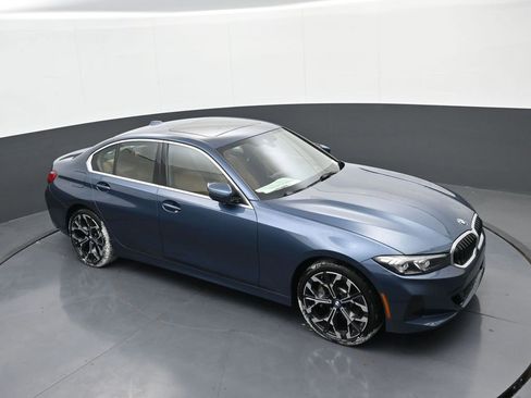 New 2025 BMW 330i xDrive Sedan w/ Premium Package image 29