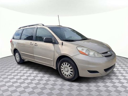 Used 2008 Toyota Sienna LE image 2