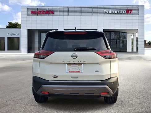 Certified 2022 Nissan Rogue SL w/ SL Premium Package FWD image 5