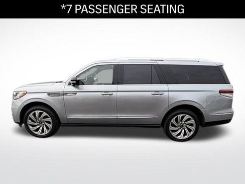 Used 2023 Lincoln Navigator L Reserve AWD/4WD image 7