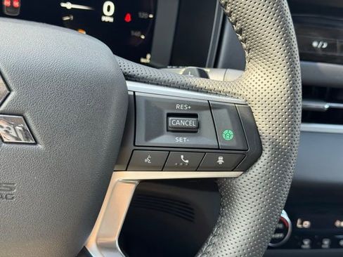New 2025 Mitsubishi Outlander SE FWD image 25
