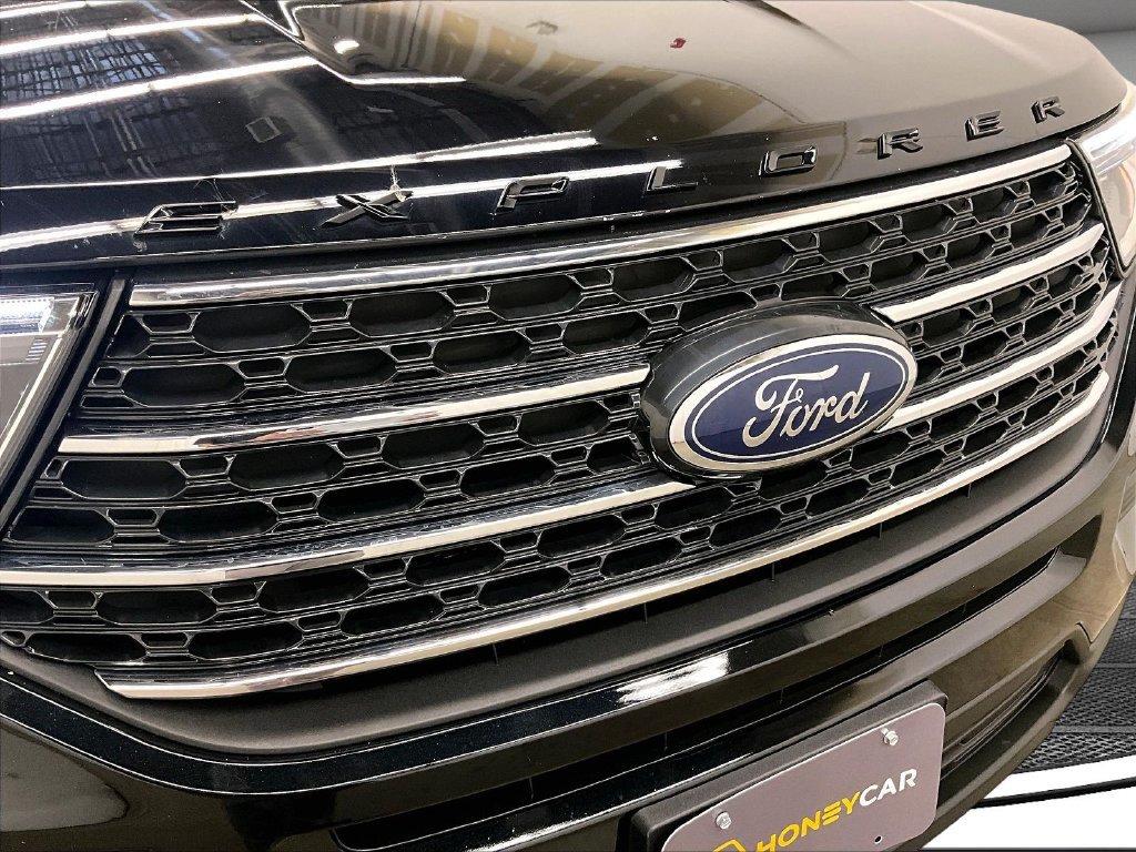 Used 2021 Ford Explorer XLT AWD/4WD image 31