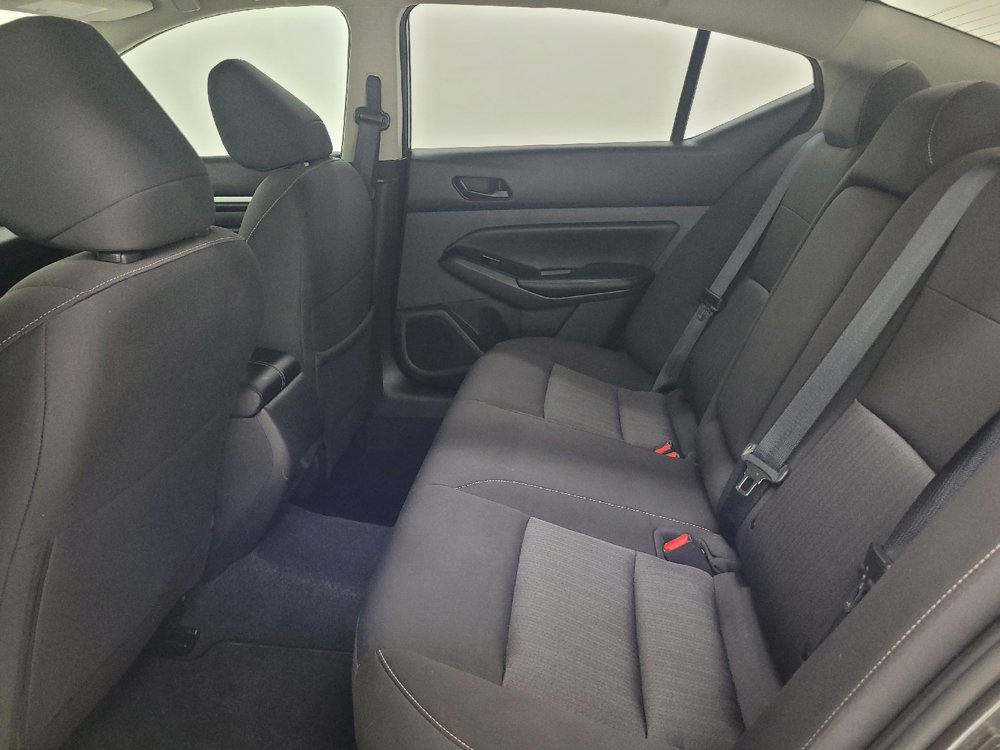 Used 2023 Nissan Altima 2.5 SV w/ SV Premium Package FWD image 18